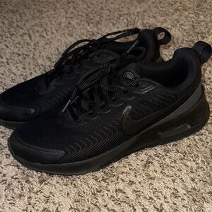 Nike Men's Air Max Nuaxis All Black sneaker size 9.5